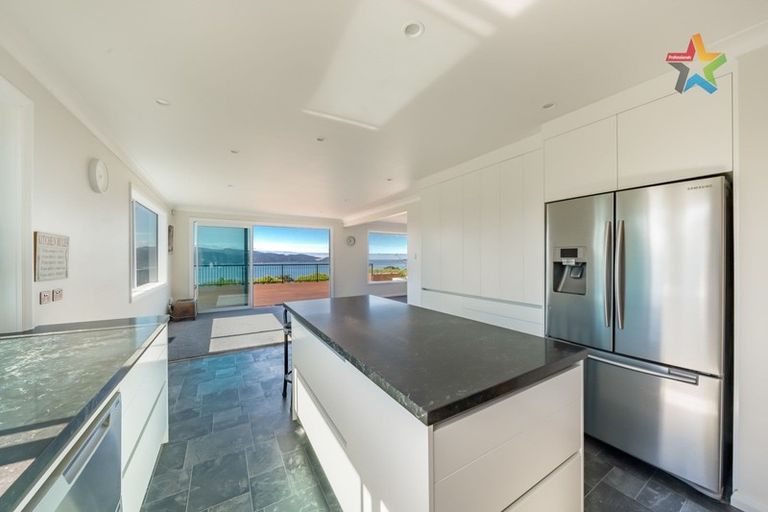 Photo of property in 54 Akatea Road, Korokoro, Lower Hutt, 5012