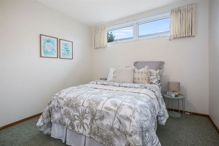 Photo of property in 13 Sunset Parade, Plimmerton, Porirua, 5026