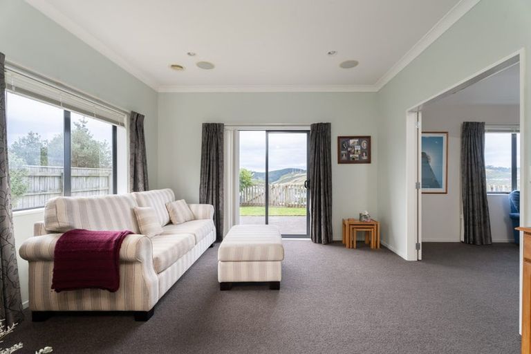 Photo of property in 49 Erlestoke Crescent, Churton Park, Wellington, 6037