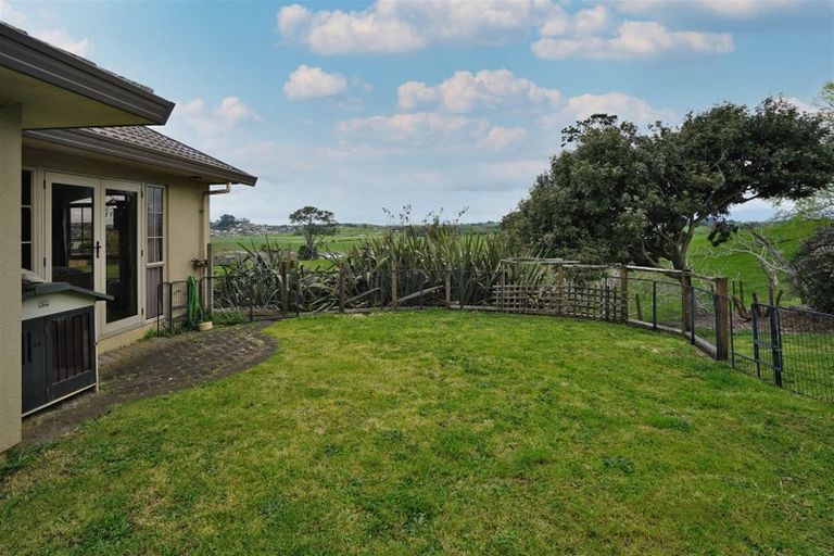 Photo of property in 17 Highgrove Drive, Grandview Heights, Hamilton, 3200