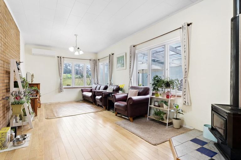 Photo of property in 118 Motu Road, Kumeu, 0891