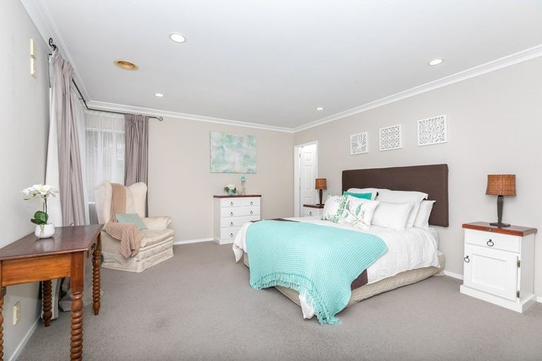 Photo of property in 17 Greenfield Drive, Western Heights, Hamilton, 3200