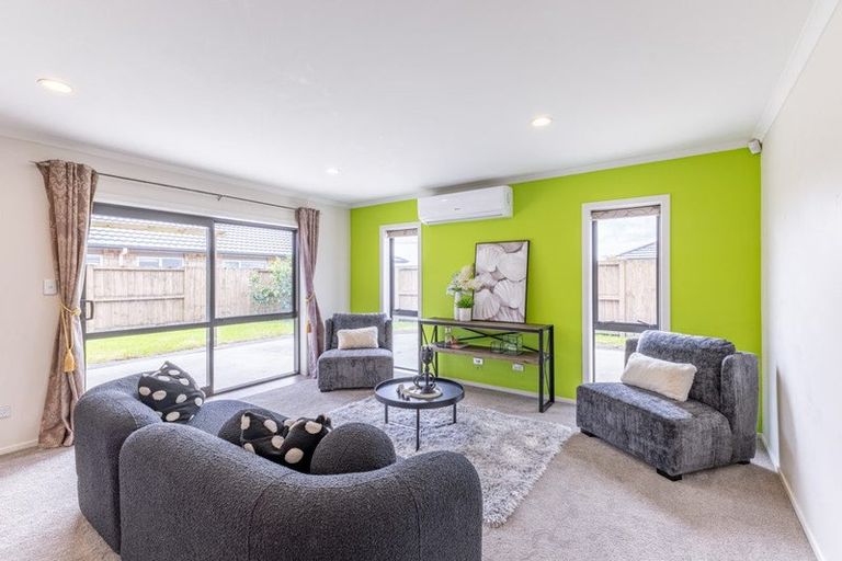 Photo of property in 8 Piwakawaka Court, Rototuna North, Hamilton, 3210