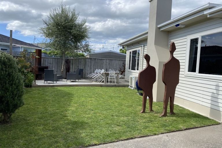 Photo of property in 69a Avondale Road, Taradale, Napier, 4112