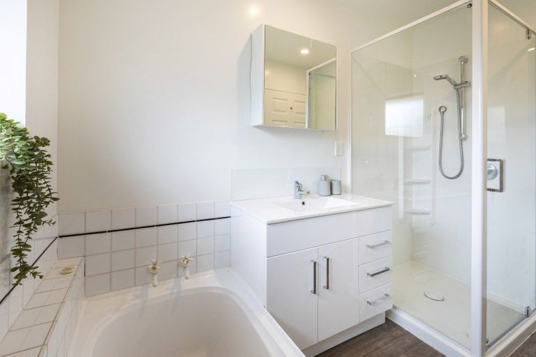 Photo of property in 1/129 Avonhead Road, Avonhead, Christchurch, 8042