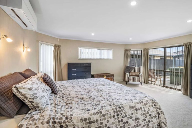 Photo of property in 9 Barry Curtis Place, Levin, 5510