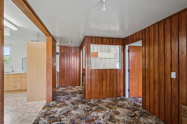 Photo of property in 114 Romilly Street, Westport, 7825