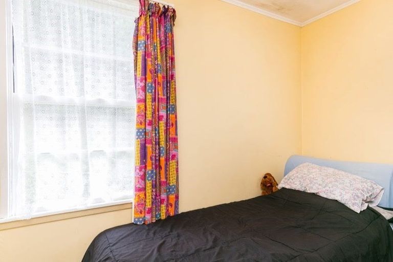 Photo of property in 36 Cardiff Crescent, Cannons Creek, Porirua, 5024