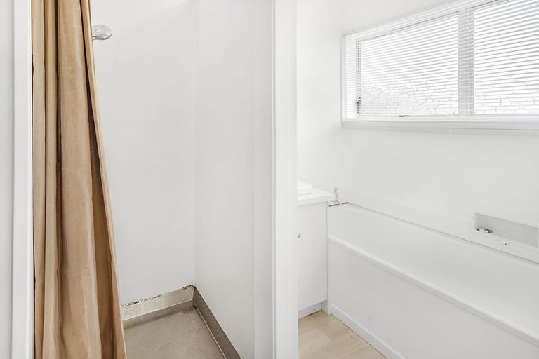 Photo of property in 50c Braid Road, St Andrews, Hamilton, 3200