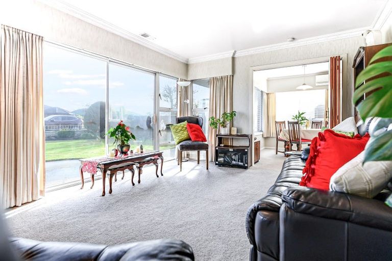 Photo of property in 118 Sandwich Road, St Andrews, Hamilton, 3200