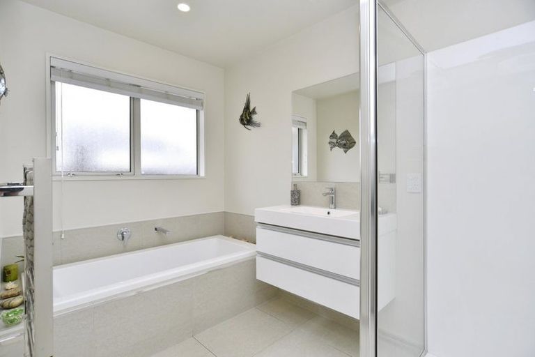 Photo of property in 32 Koura Drive, Rangiora, 7400