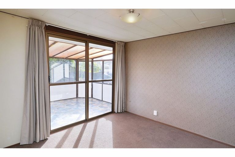 Photo of property in 49 Oldwood Street, Bishopdale, Christchurch, 8053
