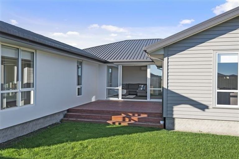 Photo of property in 4 Kingsbridge West, Burwood, Christchurch, 8083