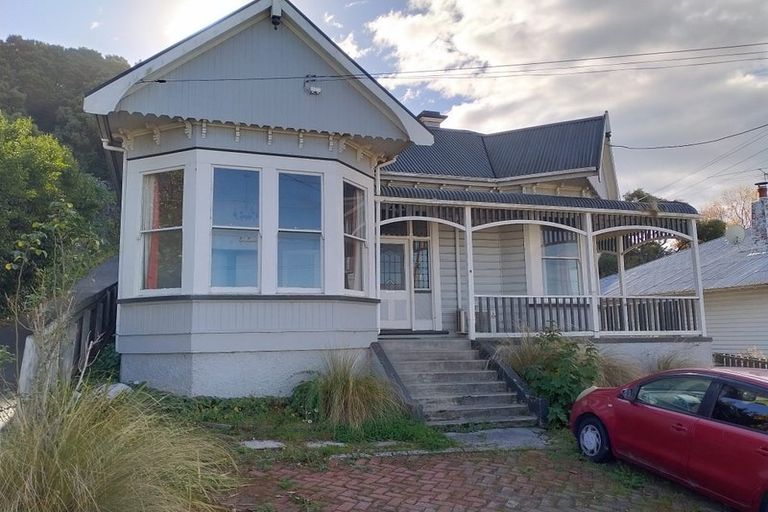 Photo of property in 8 Allandale Road, Saint Clair, Dunedin, 9012