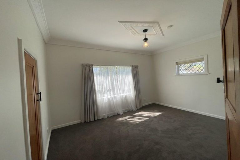 Photo of property in 8 Birdwood Road, Waterloo, Lower Hutt, 5011