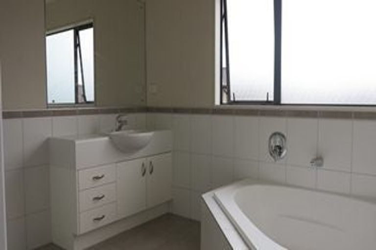 Photo of property in 8 Roseborough Place, Flat Bush, Auckland, 2019