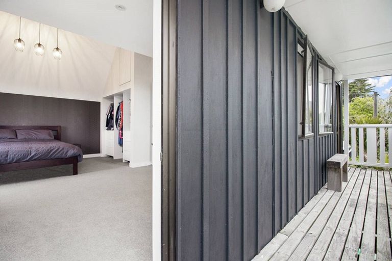 Photo of property in 136 Mountain Road, Henderson Valley, Auckland, 0612