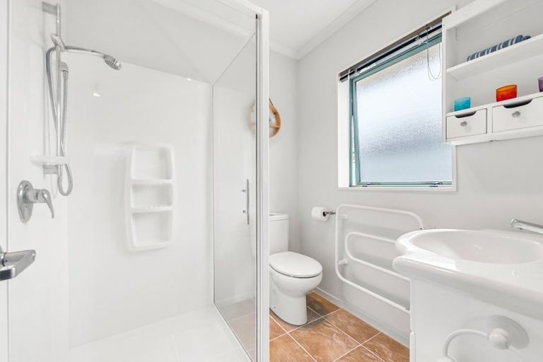 Photo of property in 12 Percy Kinsman Crescent, Riverstone Terraces, Upper Hutt, 5018