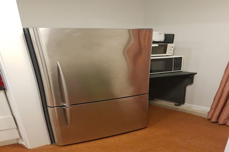 Photo of property in 38 Pitau Road, Mount Maunganui, 3116