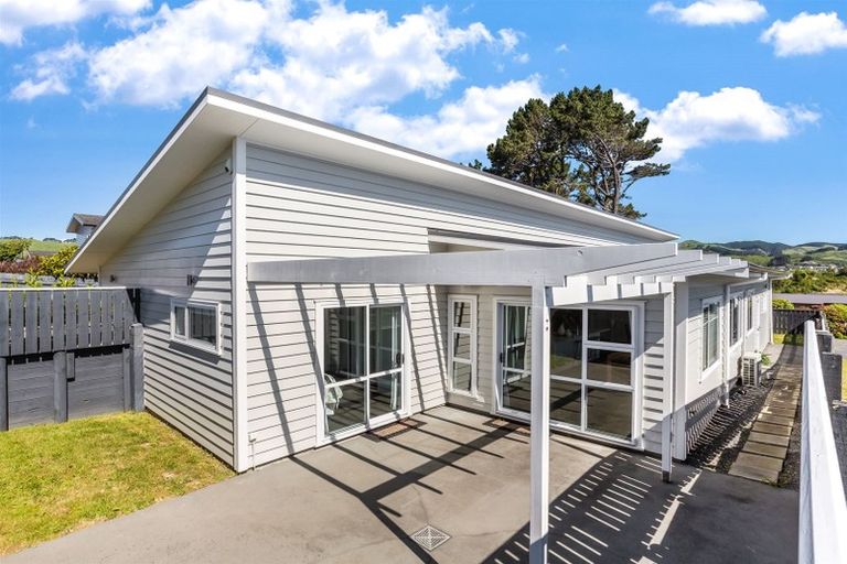 Photo of property in 21 Tasman Close, Aotea, Porirua, 5024