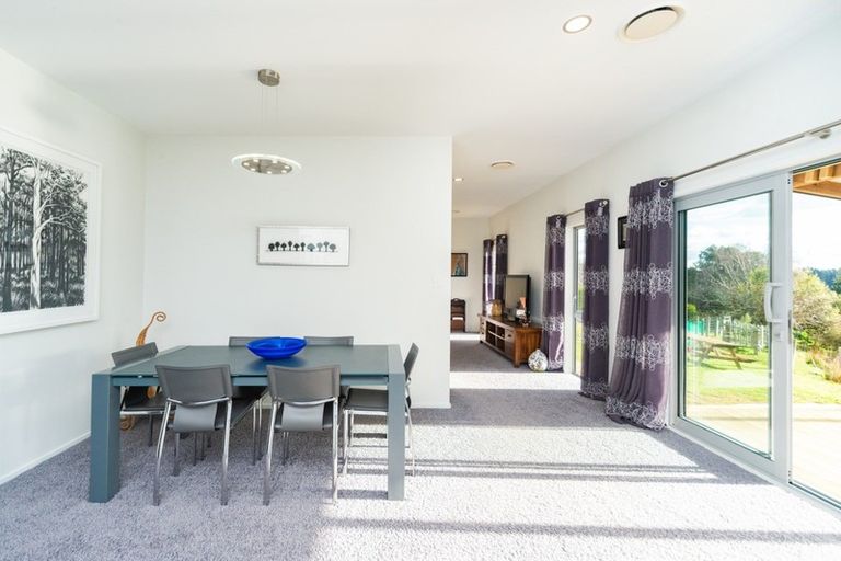 Photo of property in 74 Polson Hill Drive, Aokautere, Palmerston North, 4471