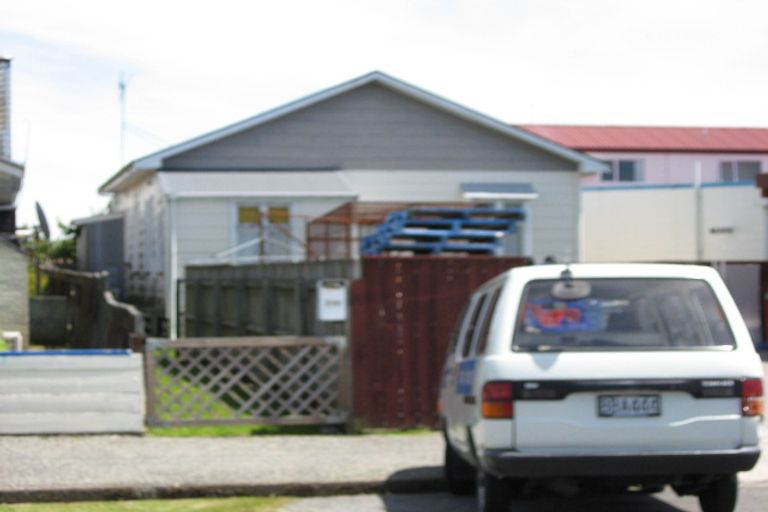 Photo of property in 110 Queen Street, Westport, 7825