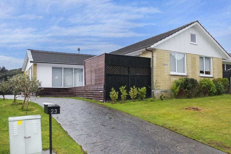Photo of property in 23 Sunbrae Drive, Silverstream, Upper Hutt, 5019