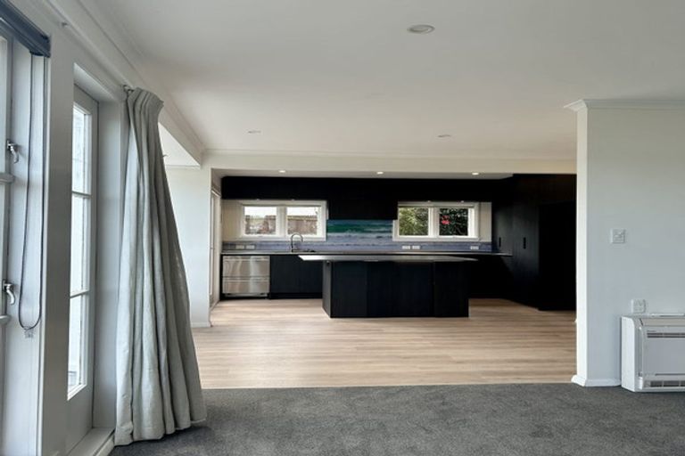 Photo of property in 29 Seatoun Heights Road, Miramar, Wellington, 6022