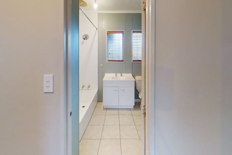 Photo of property in 1/10a Druces Road, Wiri, Auckland, 2104