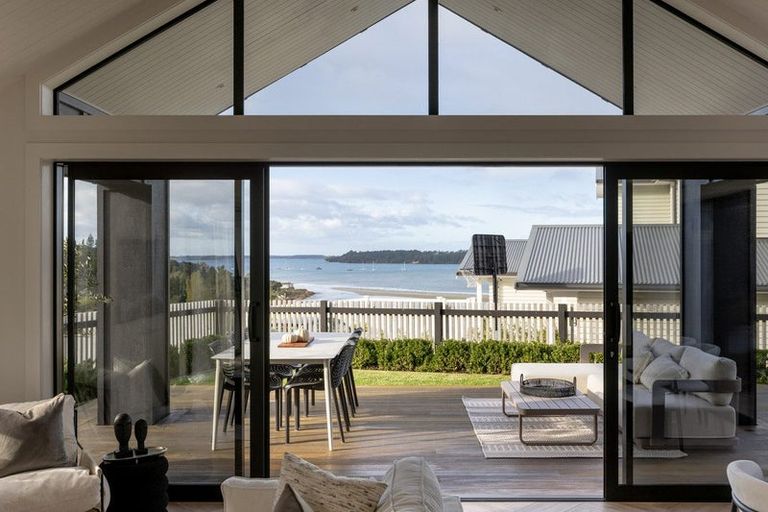 Photo of property in 1 Whitworth Lane, Omokoroa, 3114