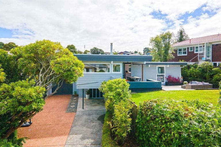 Photo of property in 43 Knightsbridge Drive, Forrest Hill, Auckland, 0620