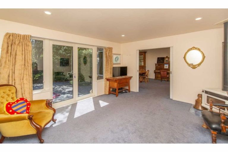 Photo of property in 4/37 Avonhead Road, Avonhead, Christchurch, 8042