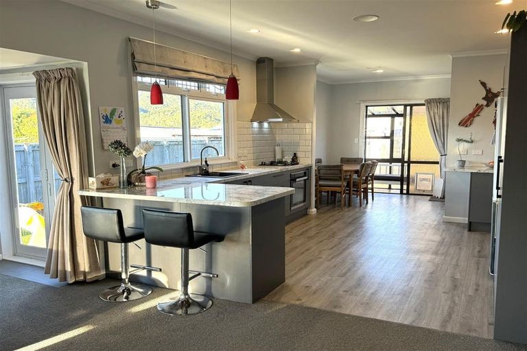 Photo of property in 33 Milton Road, Greymouth, 7805