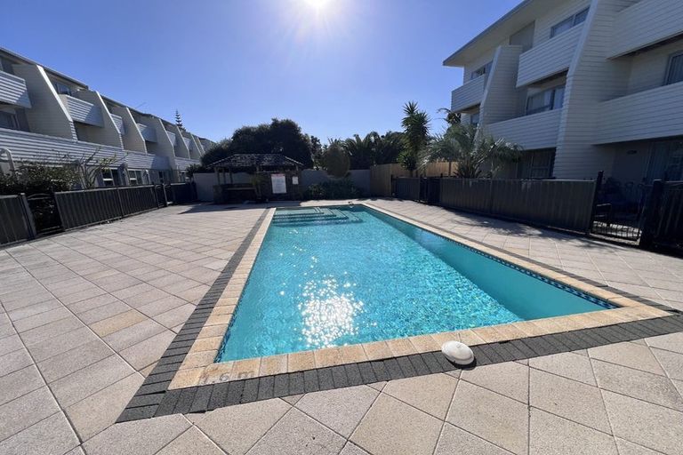 Photo of property in 5/3 Riverside Road, Orewa, 0931