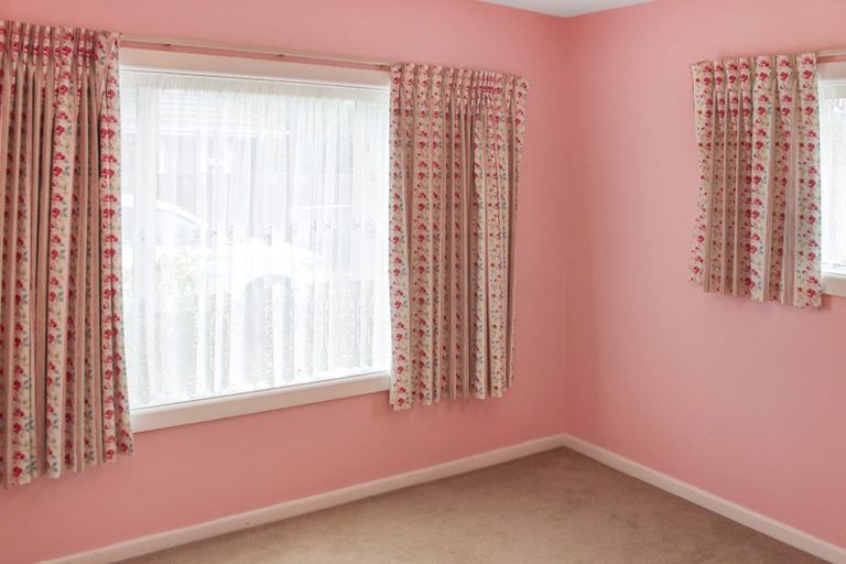 Photo of property in 308 Riccarton Road, Upper Riccarton, Christchurch, 8041