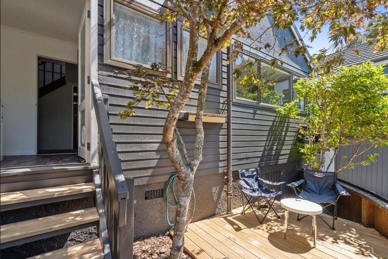 Photo of property in 70a Amapur Drive, Khandallah, Wellington, 6035