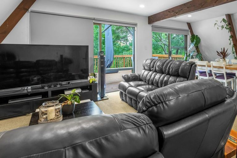 Photo of property in 40 Gledstane Road, Stanmore Bay, Whangaparaoa, 0932