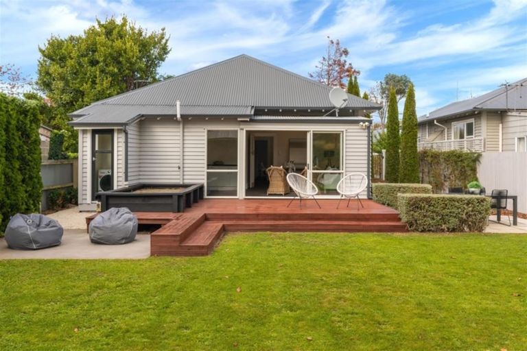 Photo of property in 95 Edward Avenue, Edgeware, Christchurch, 8013