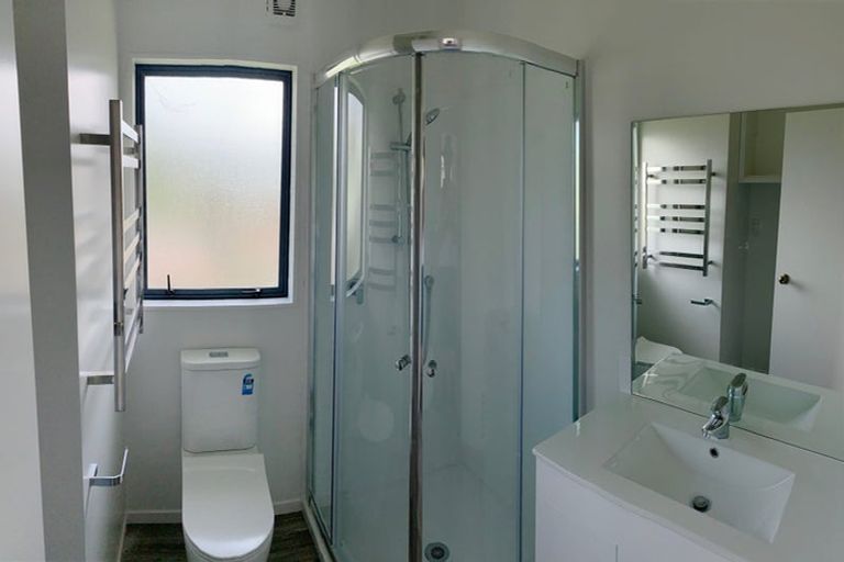 Photo of property in 9 Valdale Road, Henderson, Auckland, 0610