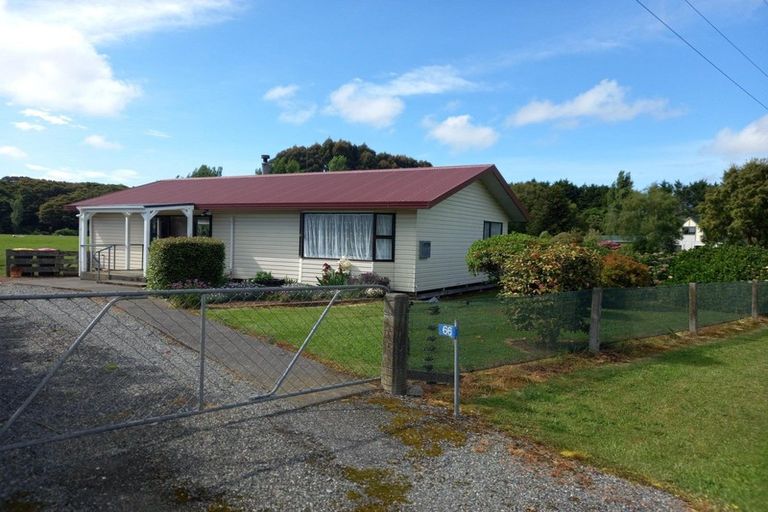 Photo of property in 66 Clifden Highway, Tuatapere, 9691