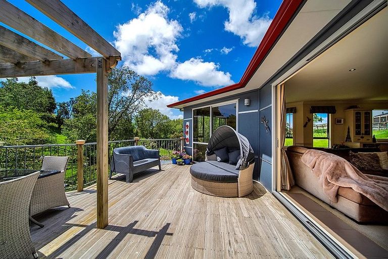 Photo of property in 137 Barrett Road, Whalers Gate, New Plymouth, 4310