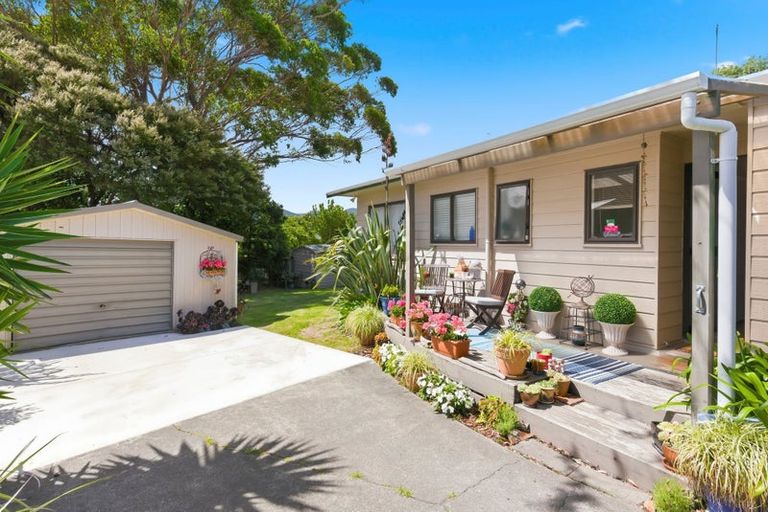 Photo of property in 5 Dennis Taylor Court, Paraparaumu, 5032