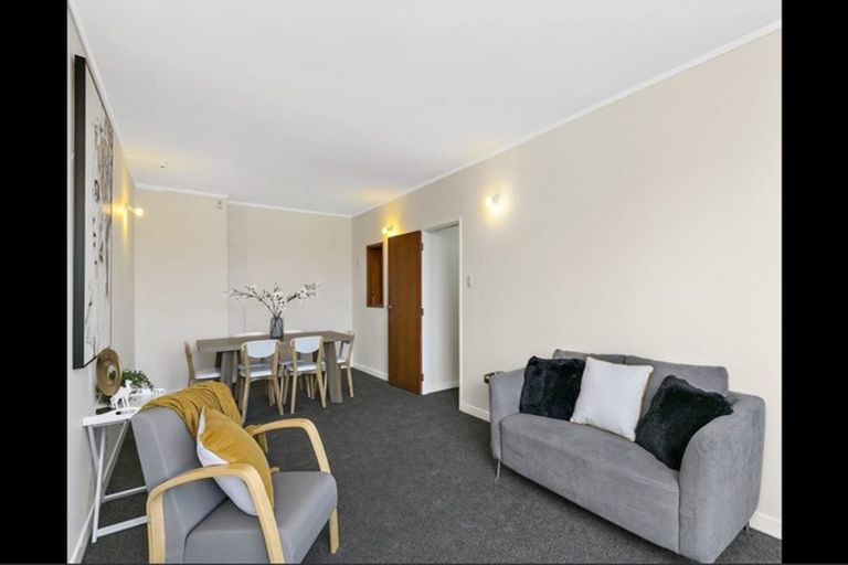 Photo of property in Hobson Court Flats, 27/70 Hobson Street, Thorndon, Wellington, 6011
