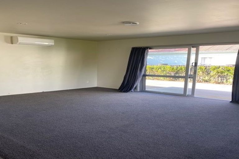 Photo of property in 2/64 Crofton Road, Harewood, Christchurch, 8051