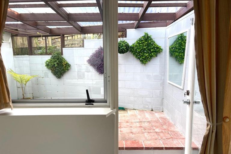 Photo of property in 1/90 Mountbatten Avenue, Hillcrest, Auckland, 0627