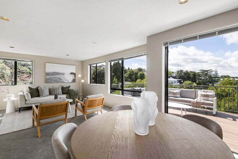 Photo of property in 1/20a Rawene Road, Birkenhead, Auckland, 0626