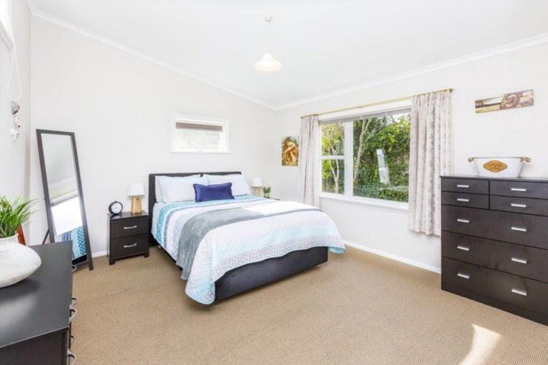 Photo of property in 68 Oakleigh Street, Maungaraki, Lower Hutt, 5010