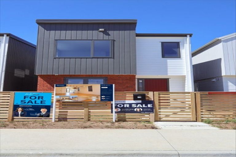 Photo of property in 12 Corporal Street, Papakura, 2110