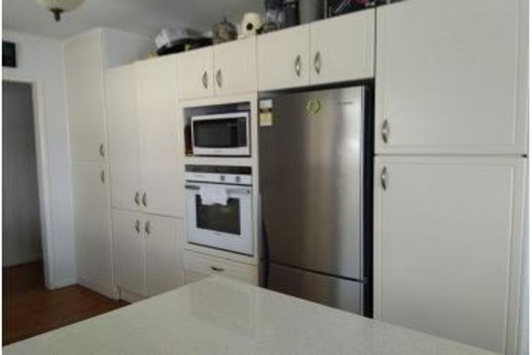 Photo of property in 4 Lansdown Avenue, Papatoetoe, Auckland, 2025