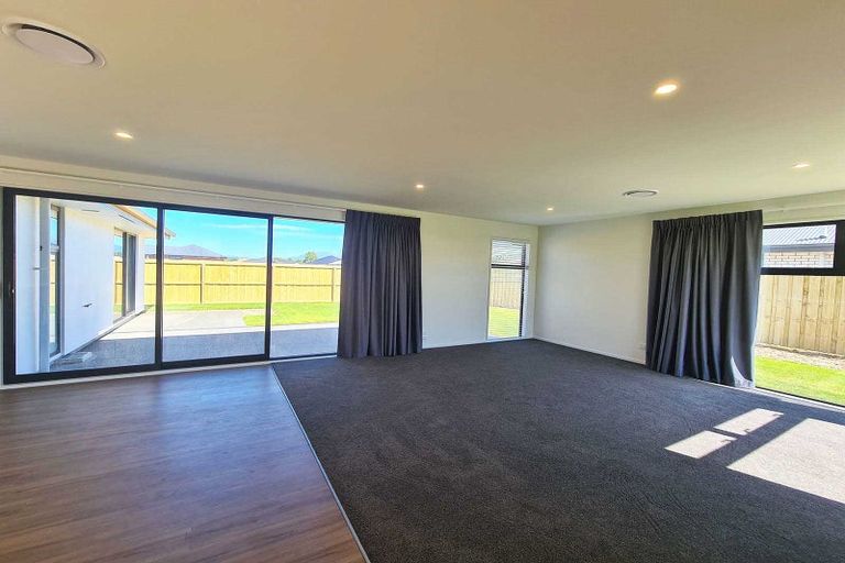 Photo of property in 51 Hilton Drive, Amberley, 7410